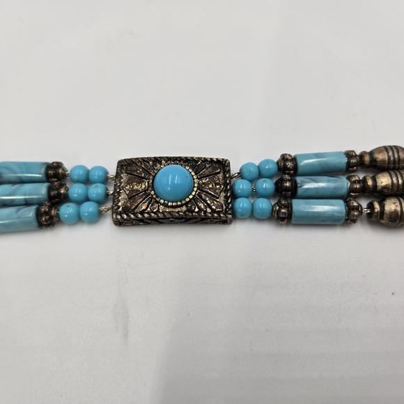 7.5 Inch Silver Plated Premier Designs Faux Turquoise Bracelet - Picture 3 of 6